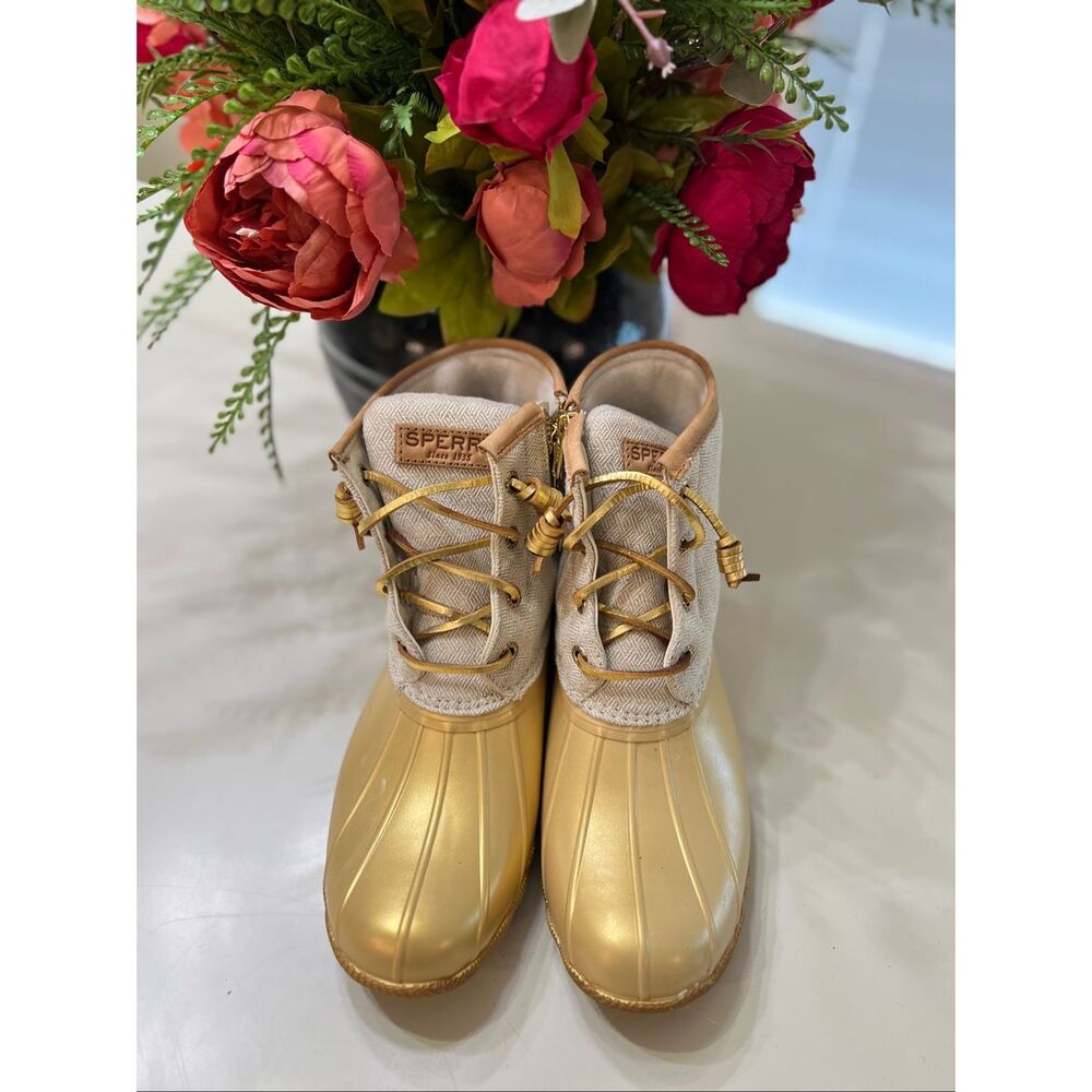 Sperry Women's Saltwater™ Thinsulate™ Waterproof Duck Lug Boot Gold Beige Size 7